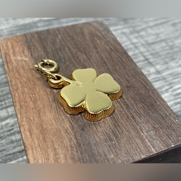 Vintage Monet Gold Four-Leaf Clover Pendant Charm - Picture 4 of 9